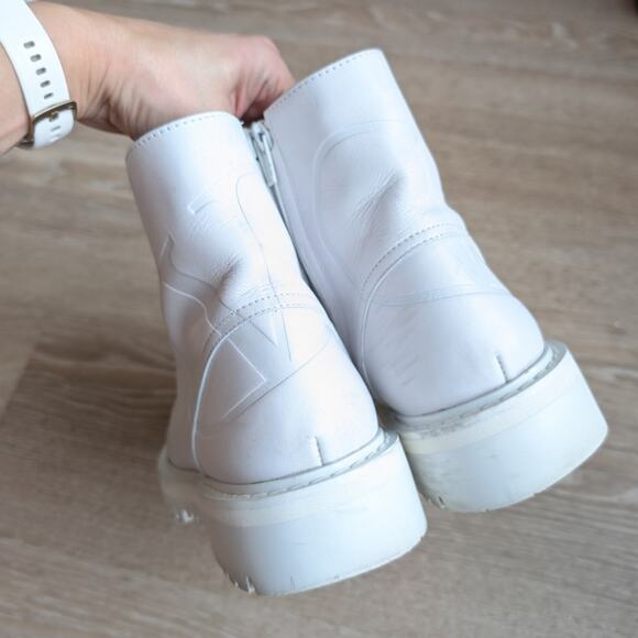 Valentino Garavani White VLogo Signature Ankle Combat Boots, size EU 38/ US 8 - Picture 8 of 10